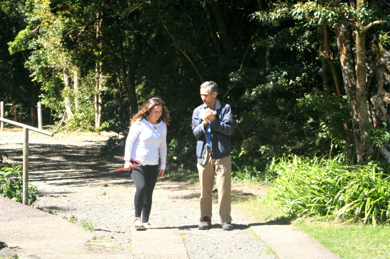 Volunteer Linsey gets direction from Volunteer Coordinator Eugenio Vargas